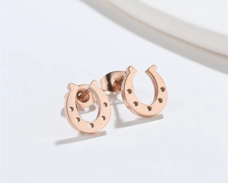 Stainless Steel Horse Shoe Shape Earrings Black Minimalist Horse Shoe Earing for Women - Ghoddosh