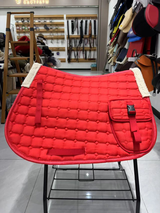 Horses shock absorbent , sweat absorbent  saddle pad With a pocket