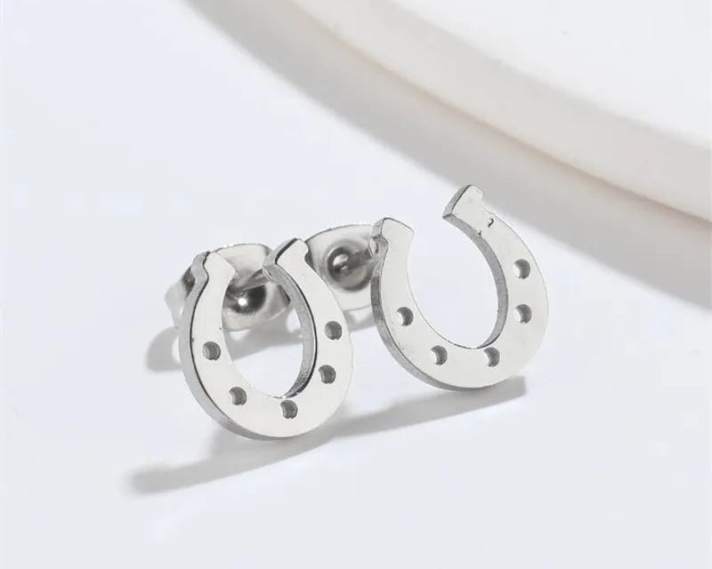 Stainless Steel Horse Shoe Shape Earrings Black Minimalist Horse Shoe Earing for Women - Ghoddosh