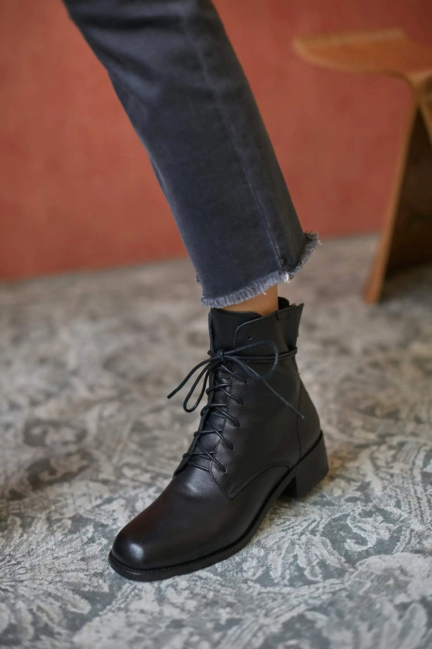 Cow Leather Lace Up Vintage Round Toe  / Low Heels Lady Ankle Boots - Ghoddosh