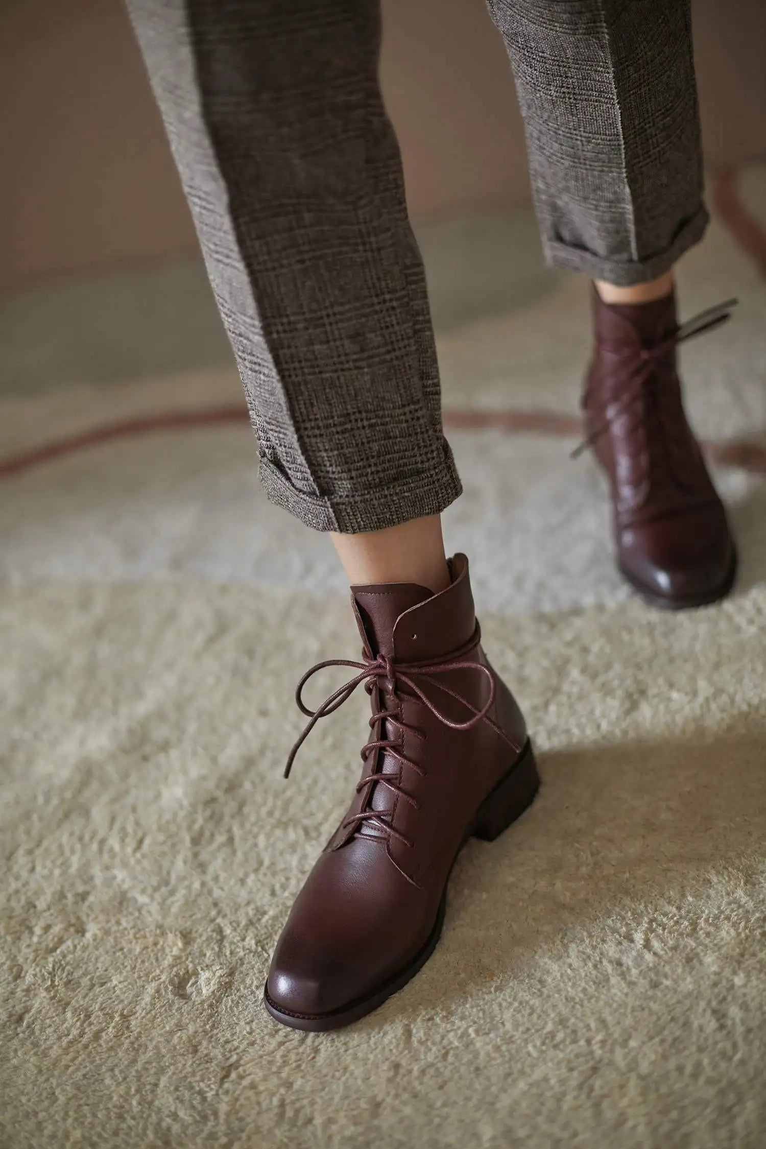 Cow Leather Lace Up Vintage Round Toe  / Low Heels Lady Ankle Boots - Ghoddosh