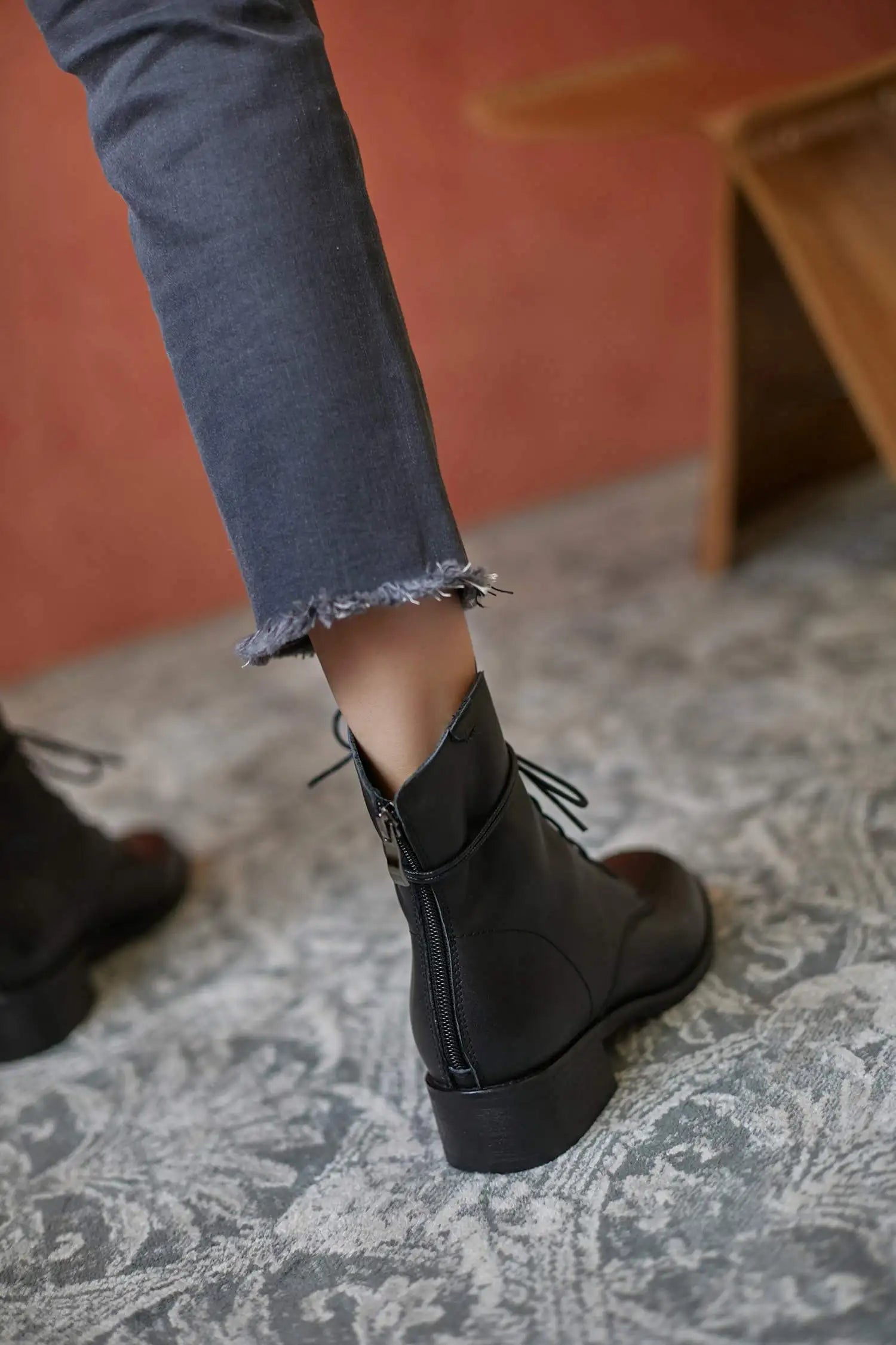 Cow Leather Lace Up Vintage Round Toe  / Low Heels Lady Ankle Boots - Ghoddosh