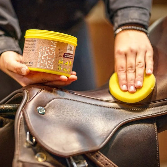 Saddle oil Maintenance  for shiny and moisturized saddle