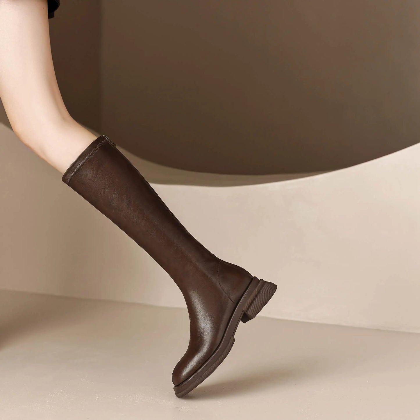 Cow Leather Round Toe Winter Warm Riding Boots / Thick Heels Gladiator Back Zipper Platform Knee Boots
GHODDOSH
