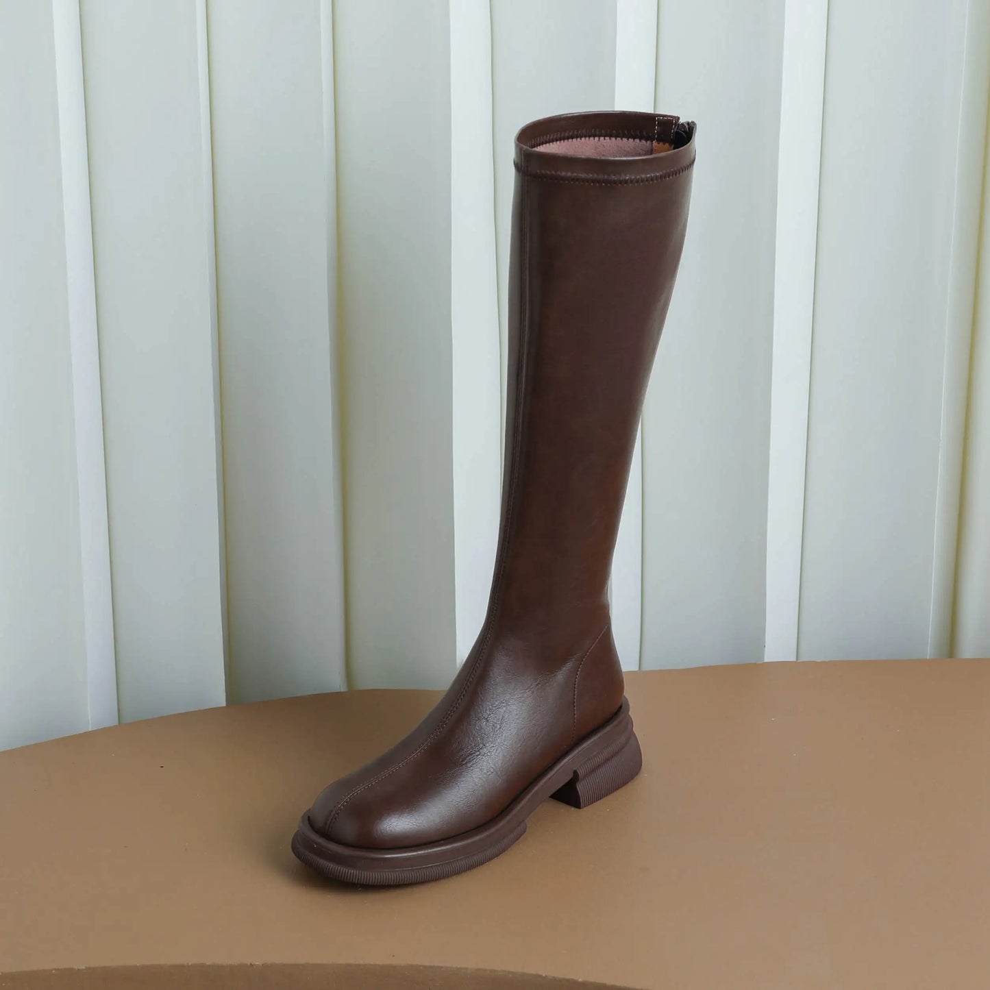 Cow Leather Round Toe Winter Warm Riding Boots / Thick Heels Gladiator Back Zipper Platform Knee Boots
GHODDOSH
