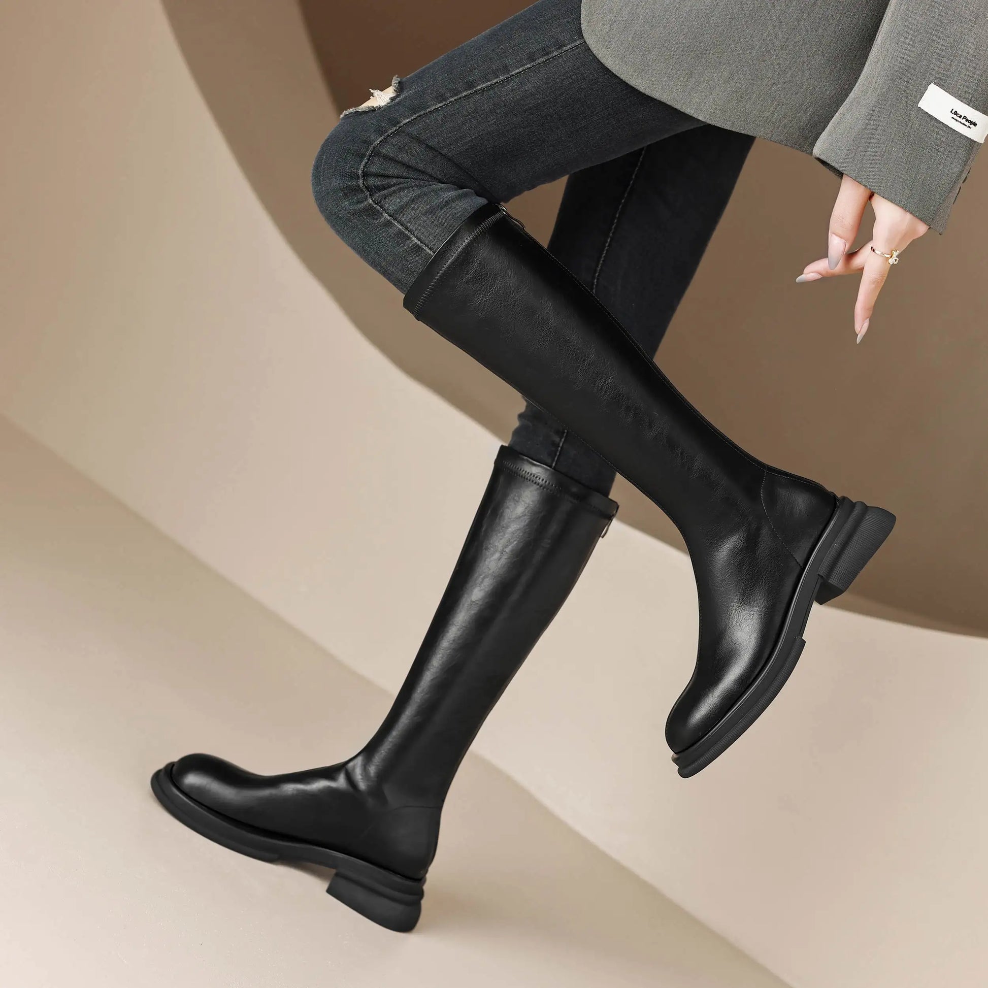 Cow Leather Round Toe Winter Warm Riding Boots / Thick Heels Gladiator Back Zipper Platform Knee Boots
GHODDOSH
