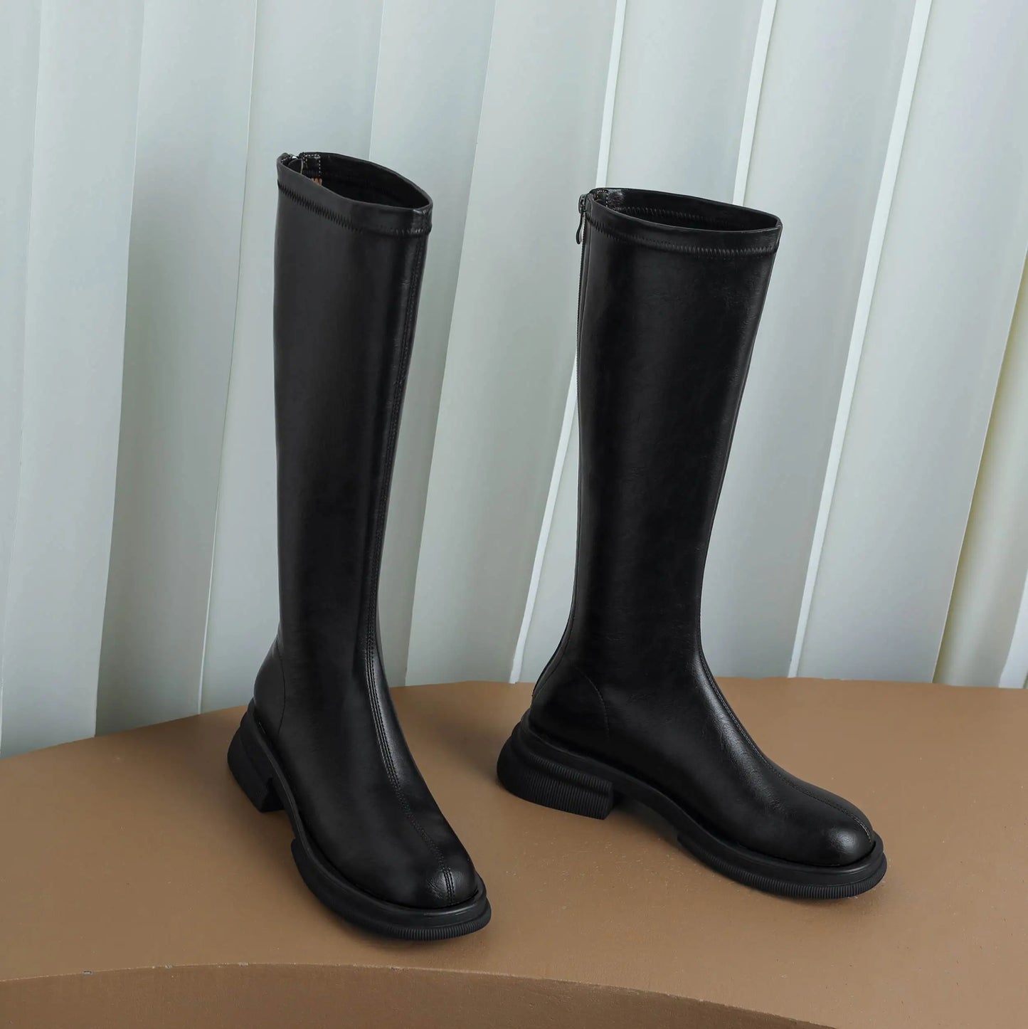 Cow Leather Round Toe Winter Warm Riding Boots / Thick Heels Gladiator Back Zipper Platform Knee Boots
GHODDOSH
