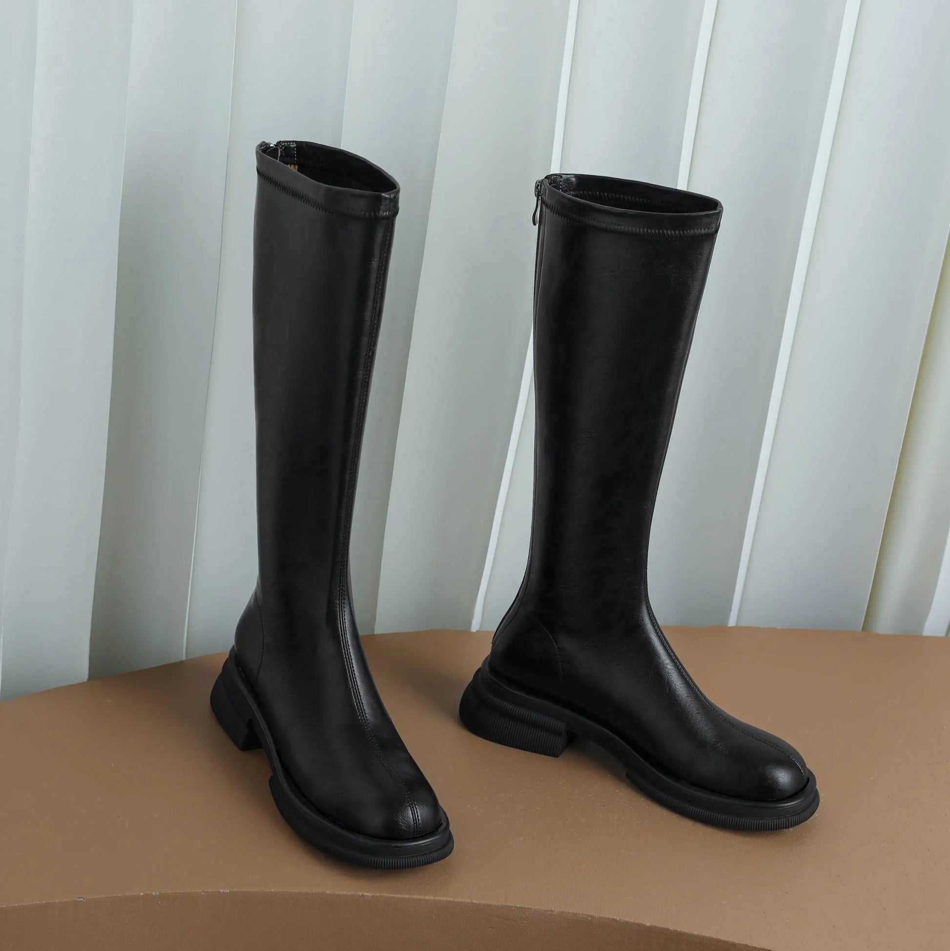 Cow Leather Round Toe Winter Warm Riding Boots / Thick Heels Gladiator Back Zipper Platform Knee Boots
GHODDOSH
