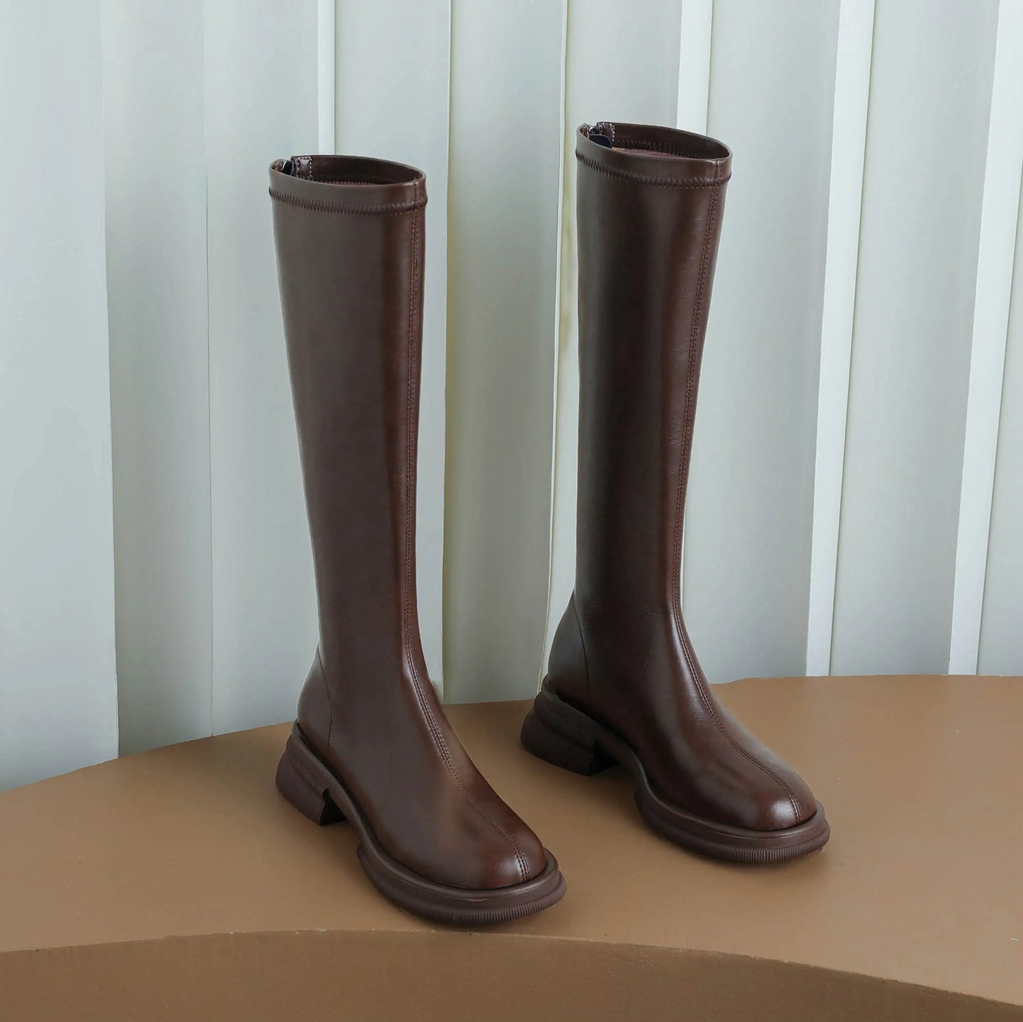 Cow Leather Round Toe Winter Warm Riding Boots / Thick Heels Gladiator Back Zipper Platform Knee Boots
GHODDOSH
