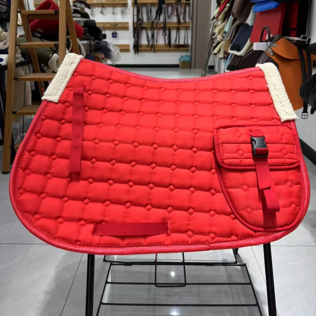 Horses shock absorbent , sweat absorbent  saddle pad With a pocket - ghoddosh.com