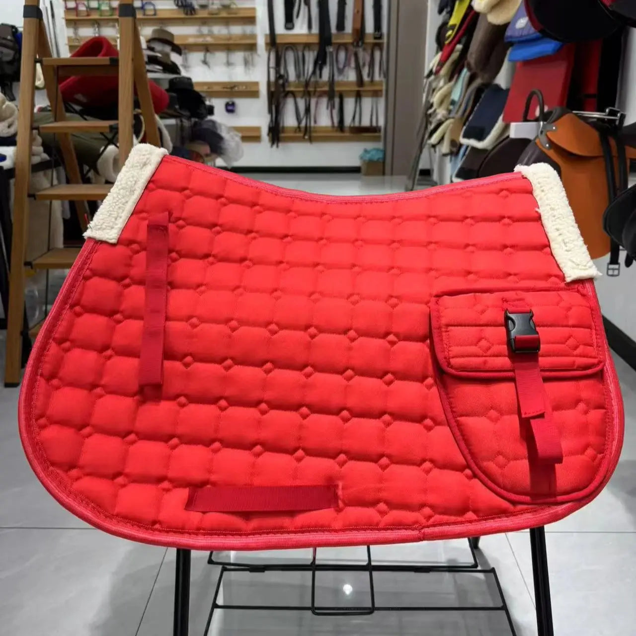 Horses shock absorbent , sweat absorbent  saddle pad With a pocket - ghoddosh.com