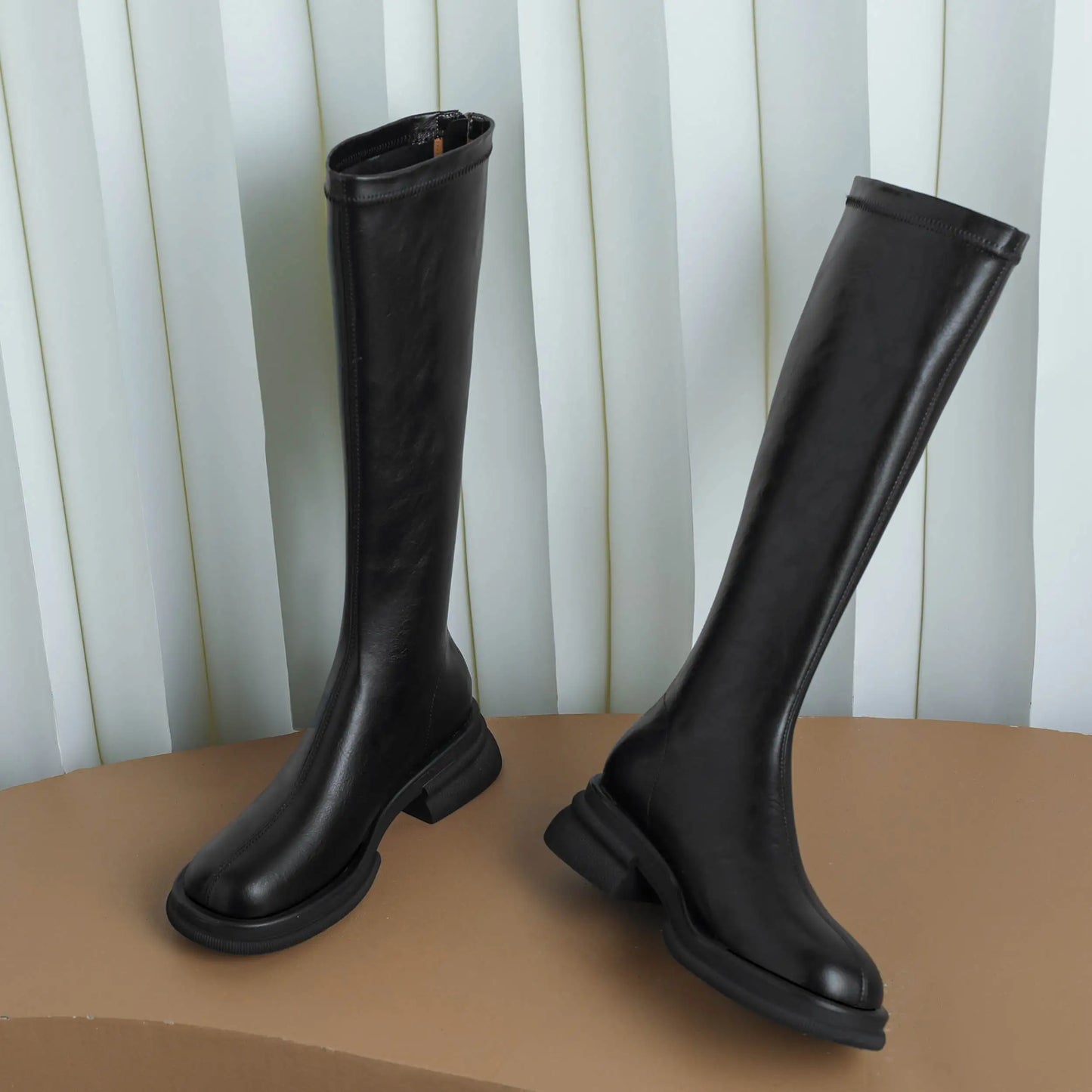 Cow Leather Round Toe Winter Warm Riding Boots / Thick Heels Gladiator Back Zipper Platform Knee Boots
GHODDOSH
